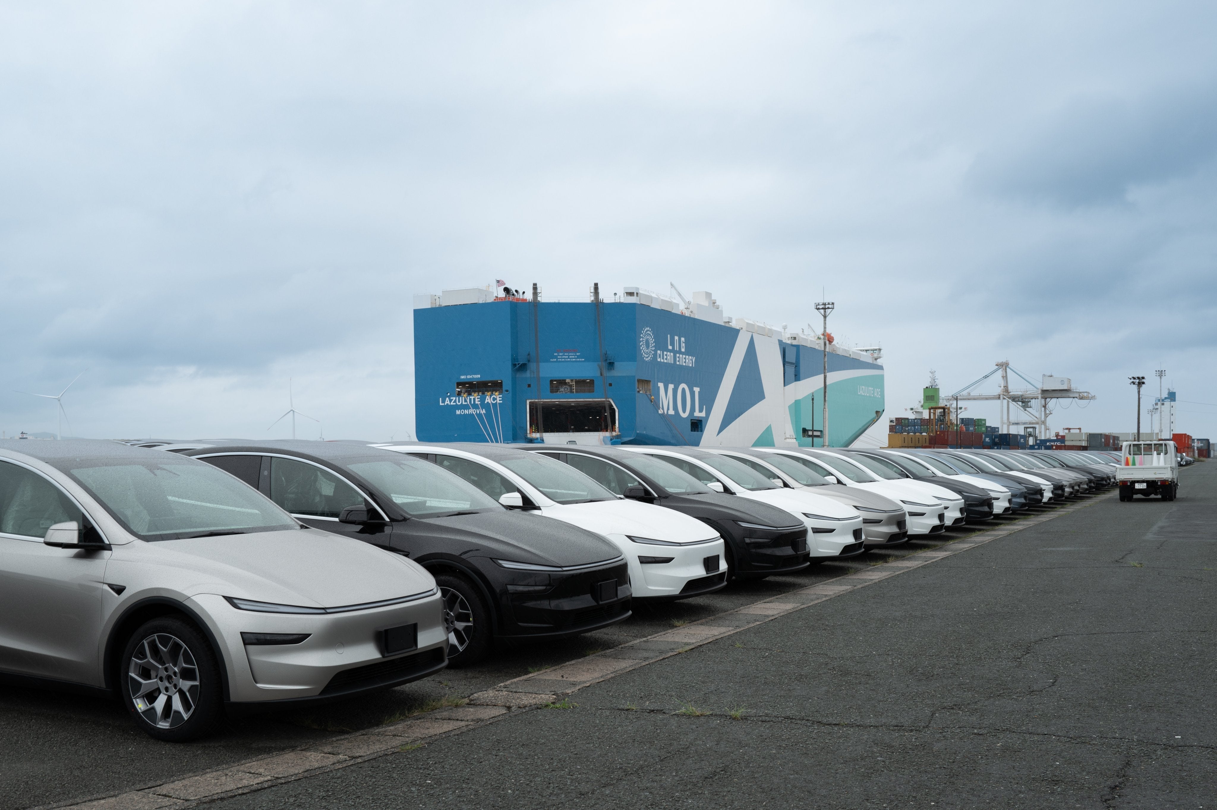 Hundreds of Tesla Model Y L Vehicles Reach Japan After Record June Registrations