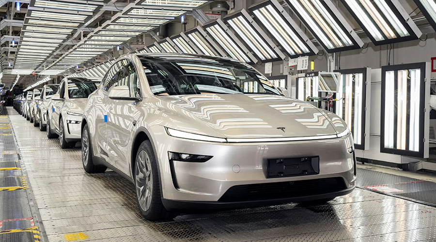 Tesla’s New Six-Seater Model Y L Sold Out in China Through October