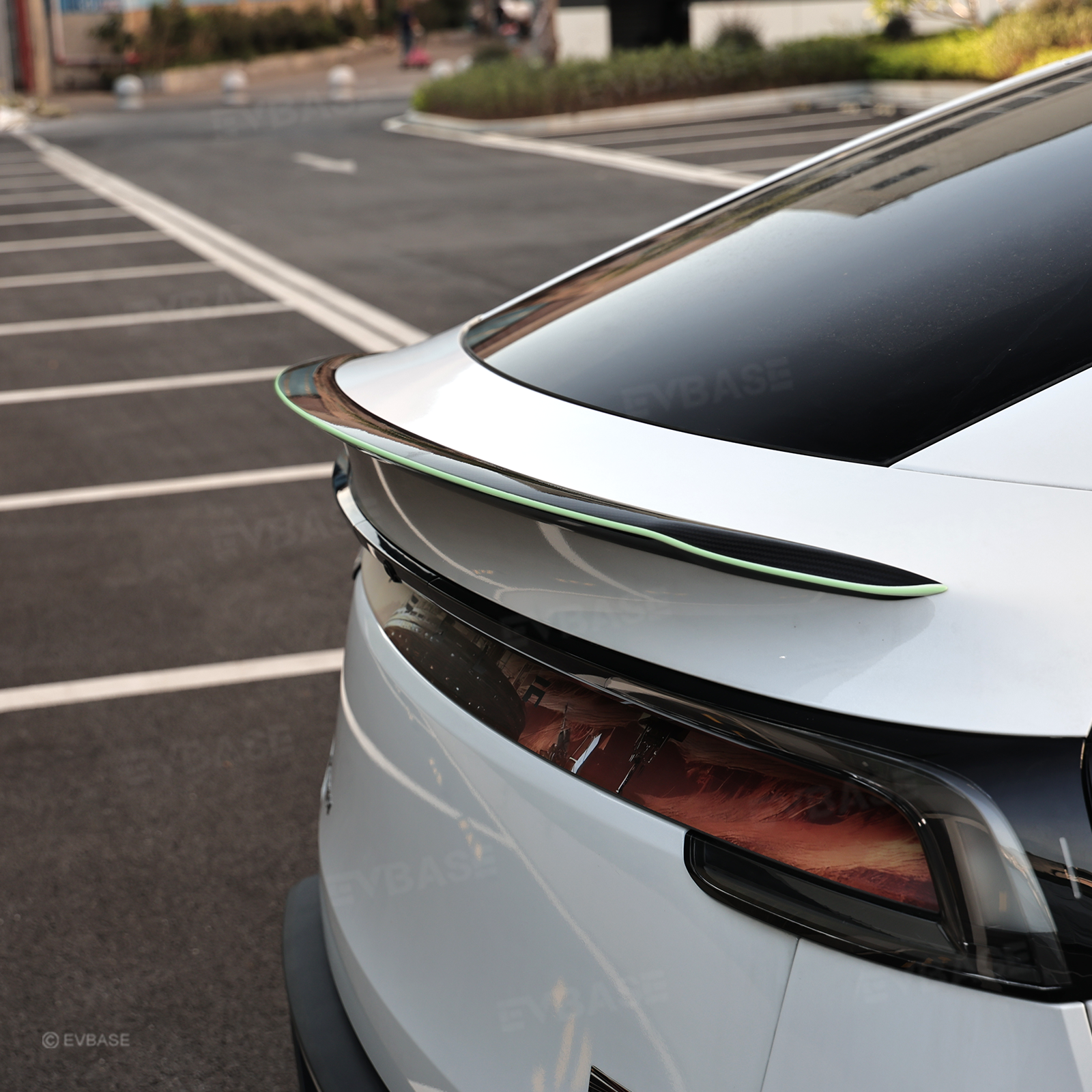 Model Y Juniper Rear Spoiler Tail Wing Real Carbon Fiber Performance Trunk Lip with Fluorescent Glow Edge