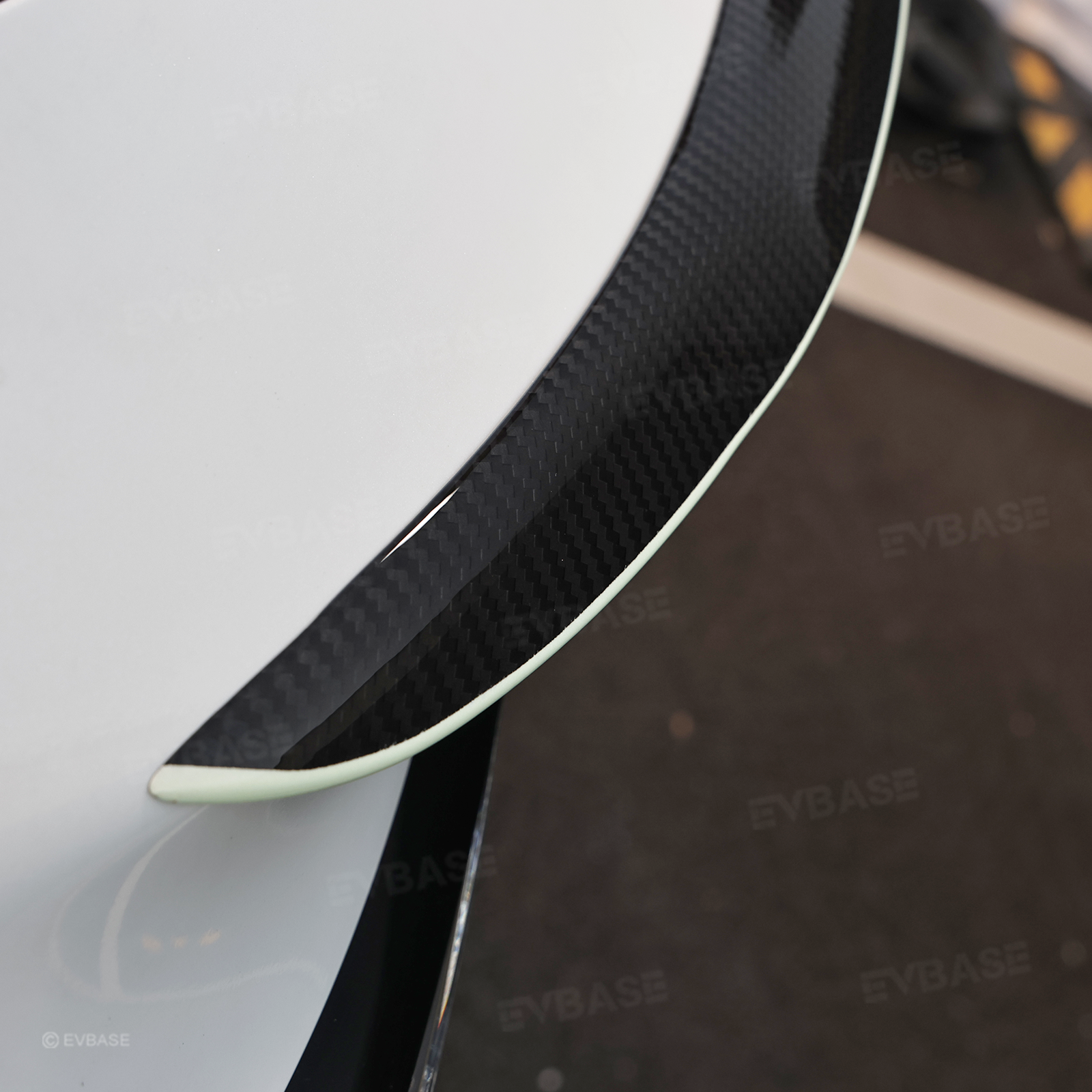 Model Y Juniper Rear Spoiler Tail Wing Real Carbon Fiber Performance Trunk Lip with Fluorescent Glow Edge