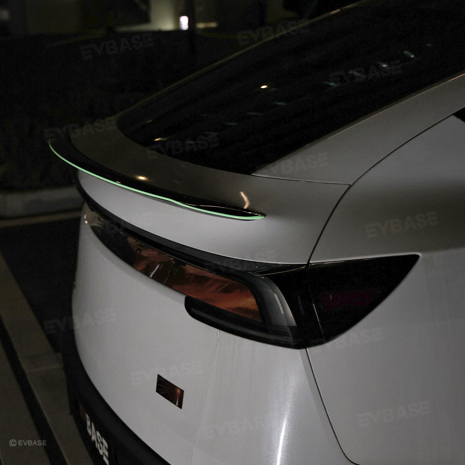 Model Y Juniper Rear Spoiler Tail Wing Real Carbon Fiber Performance Trunk Lip with Fluorescent Glow Edge