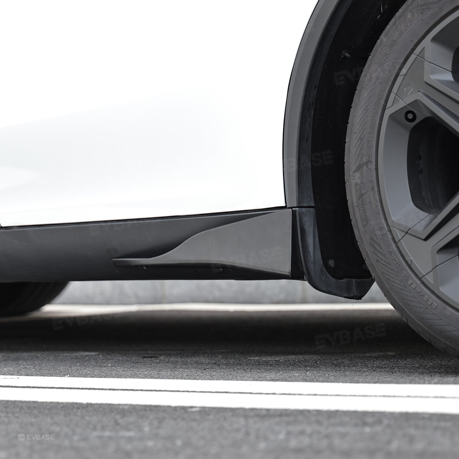Model Y Juniper Side Skirts Extensions Splitter Lip Rocker Panel ABS Body Kit for Tesla