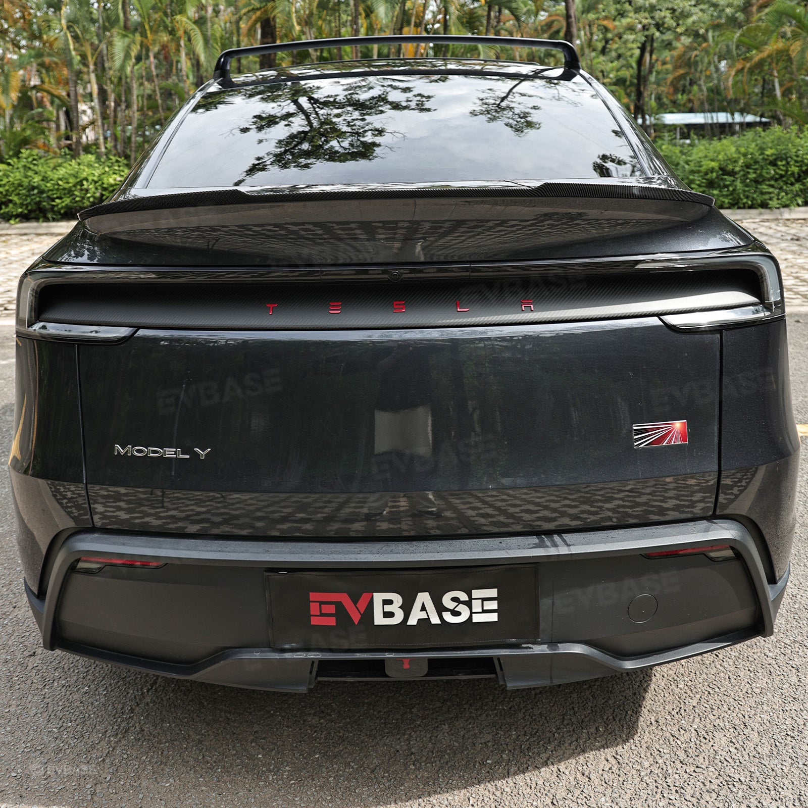 Model Y Juniper Tailgate Applique Overlay Real Dry Molded Carbon Fiber Rear Tailgate Trim for Tesla