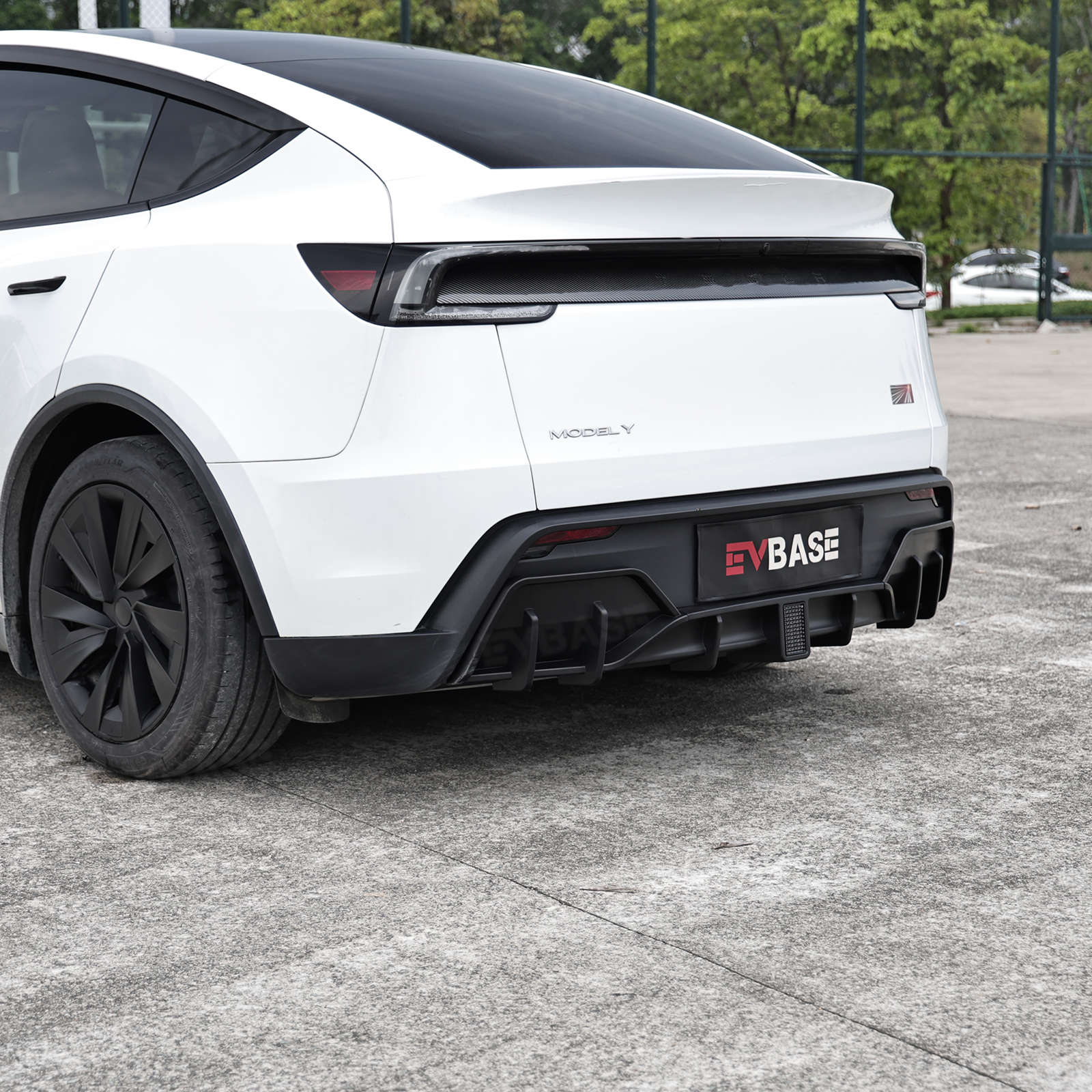 Model Y Juniper Rear Diffuser Sporty Style Lower Bumper Lip with LED Brake Light ABS Body Kit for Tesla