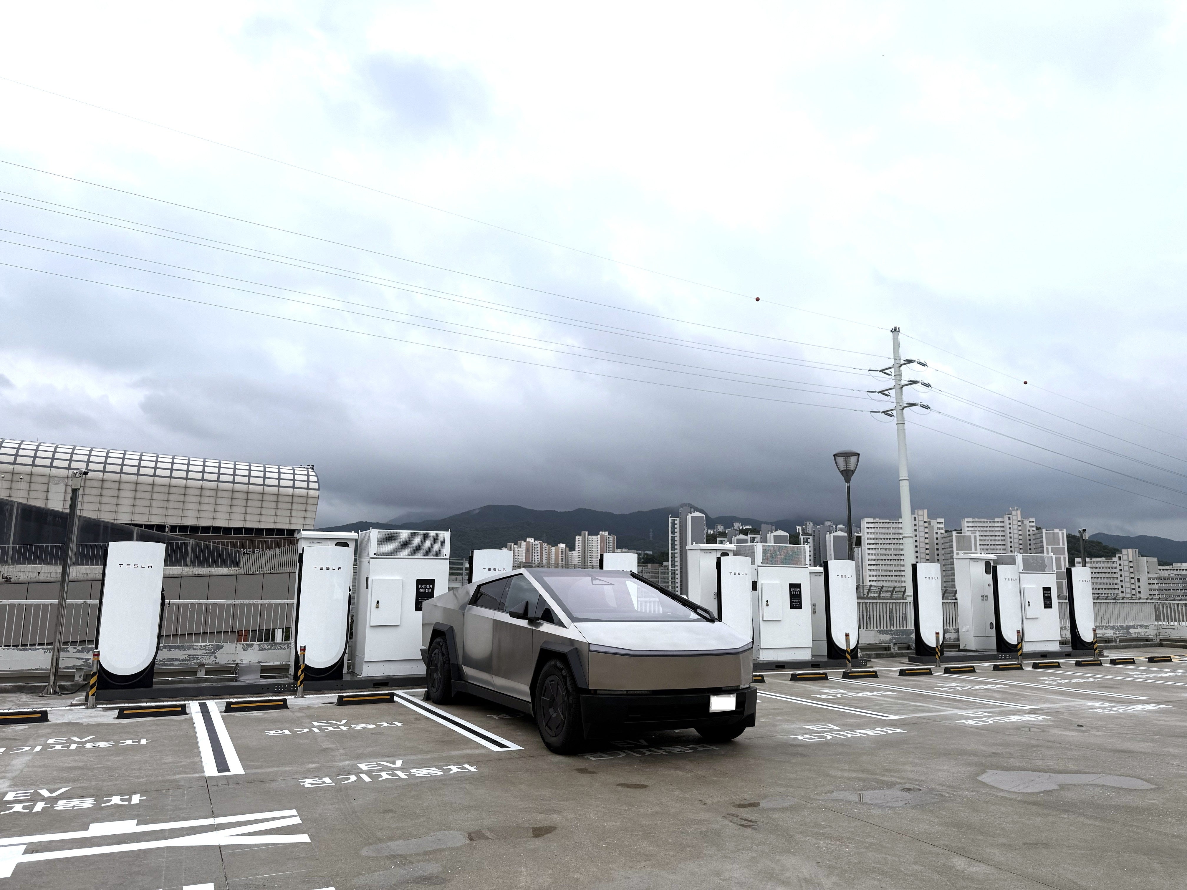 Tesla Supercharger Update: New Siheung Site Adds 9 Stalls on South Korea’s Expressway Network