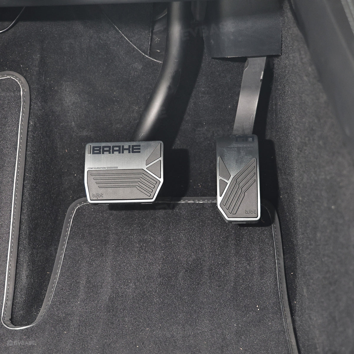 Model Y/ YL/ 3 Aluminum Alloy Brake & Accelerator Pedal Covers Non-Slip Foot Pedals Pads Set