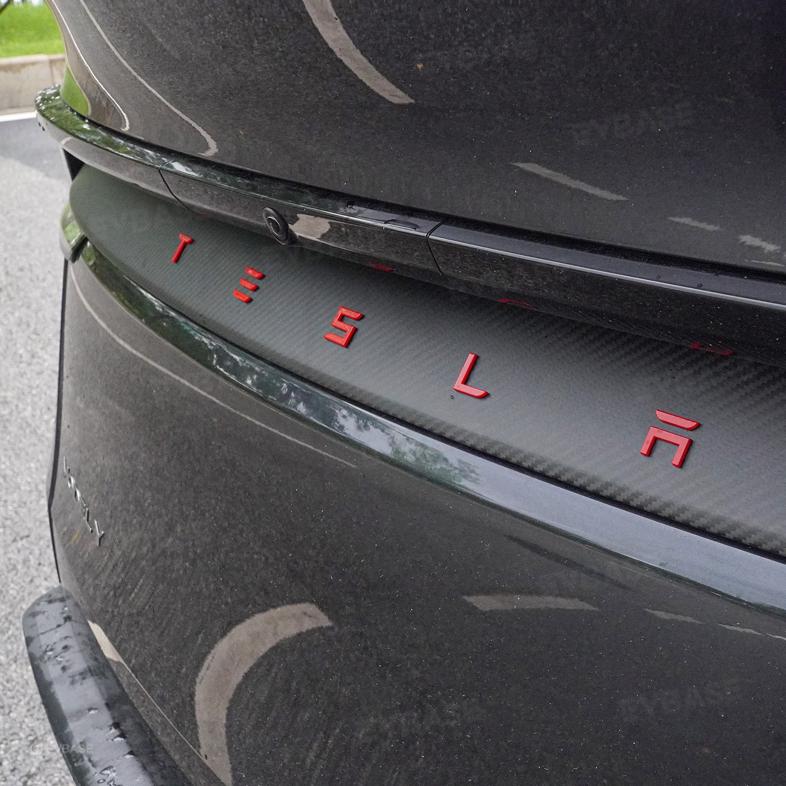 Model Y Juniper Tailgate Applique Overlay Real Dry Molded Carbon Fiber Rear Tailgate Trim for Tesla