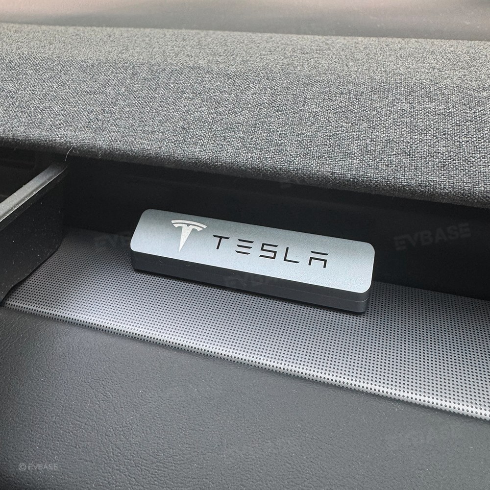 Model Y Juniper /3 Highland Fragrance Diffuser Dashboard Air Vent Aroma Diffuser Air Freshener