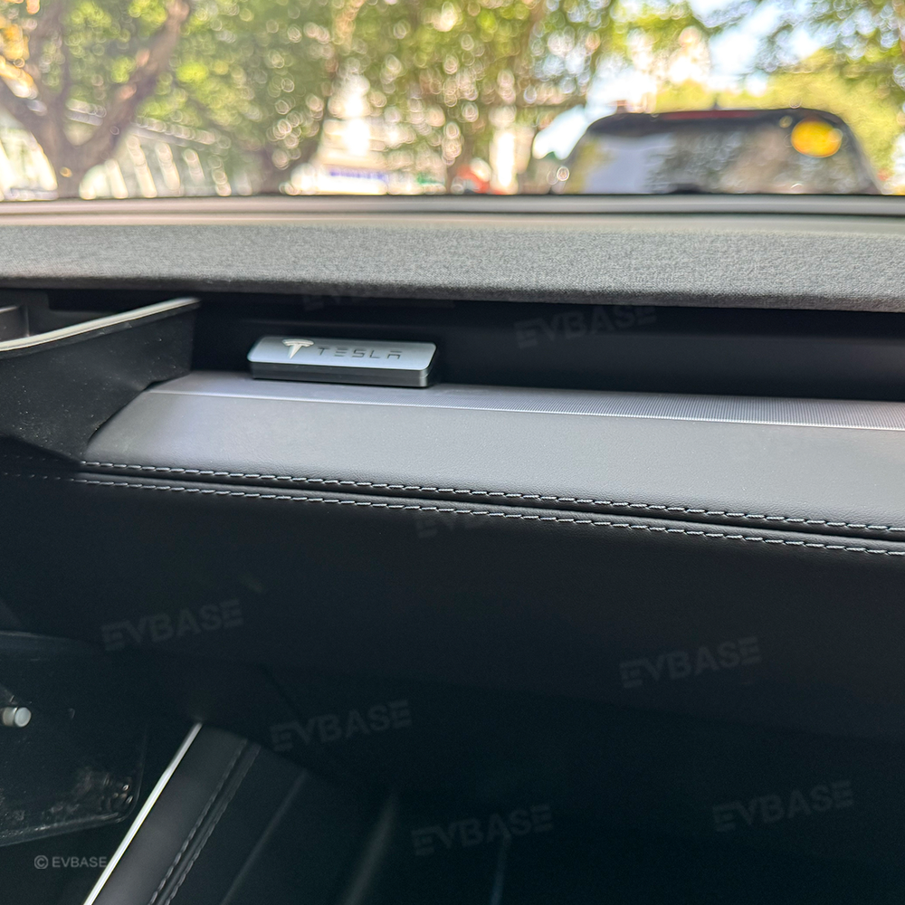 Model Y Juniper /3 Highland Fragrance Diffuser Dashboard Air Vent Aroma Diffuser Air Freshener