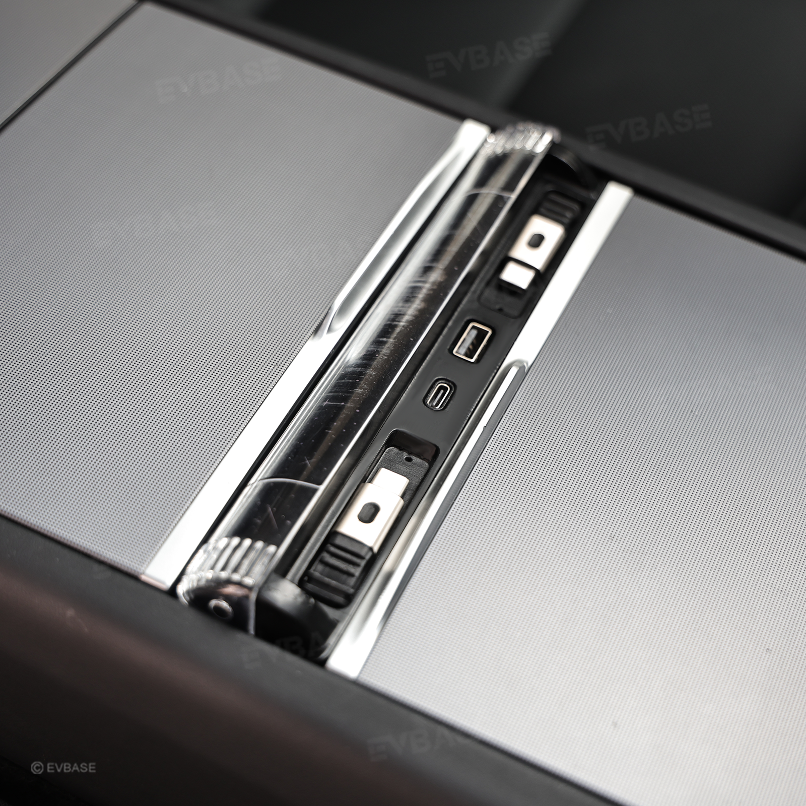 Model Y Juniper/ 3 Highland Center Console Multiport USB Hub Adapter with Starlight Ambient Lighting & Fast Charging Retractable Cables