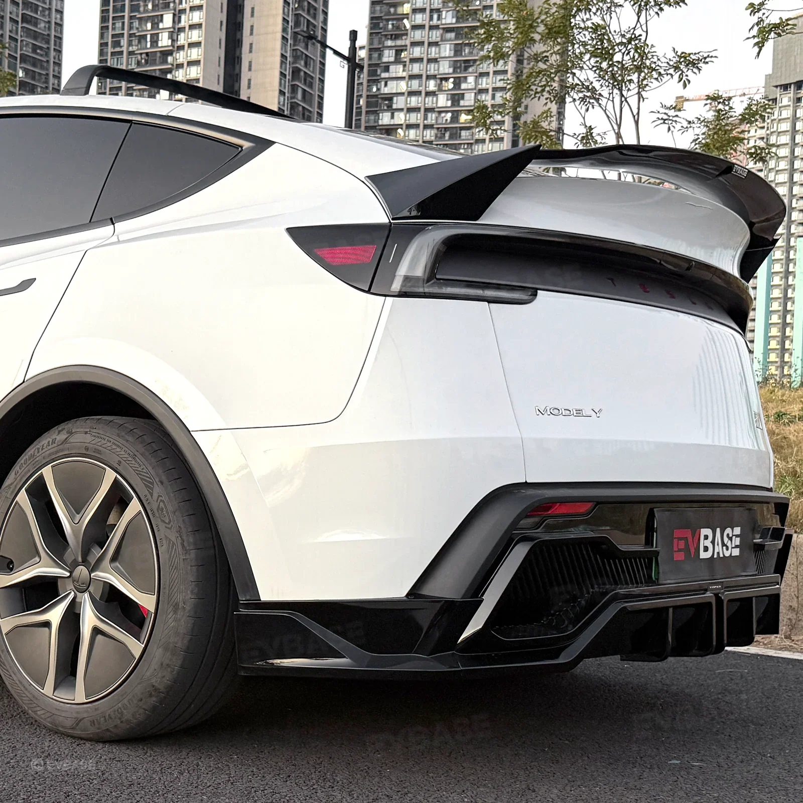 Model Y Juniper Body Kit Performance Style Front Lip & Side Skirts & Rear Diffuser & Rear Spoiler for Tesla