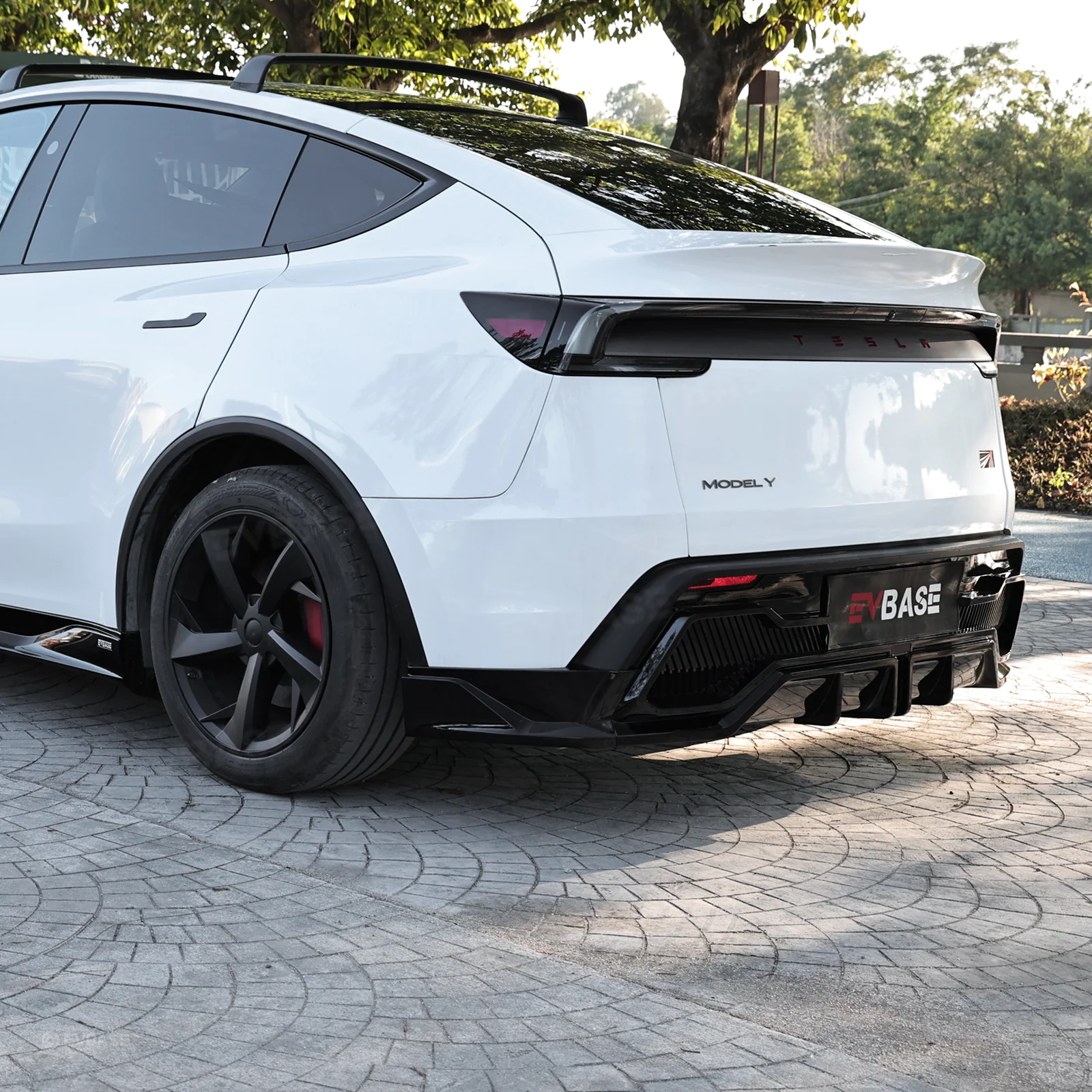 Model Y Juniper Body Kit Performance Style Front Lip & Side Skirts & Rear Diffuser & Rear Spoiler for Tesla