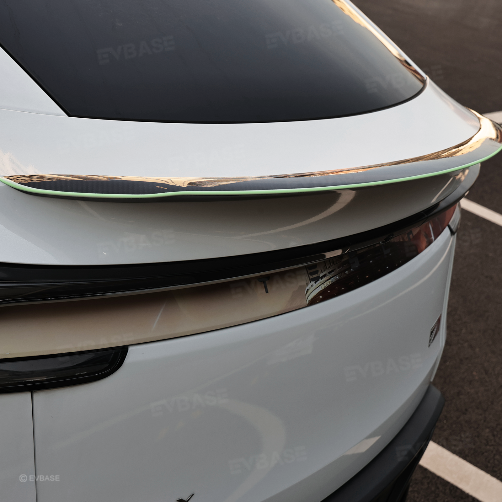 Model Y Juniper Rear Spoiler Tail Wing Real Carbon Fiber Performance Trunk Lip with Fluorescent Glow Edge