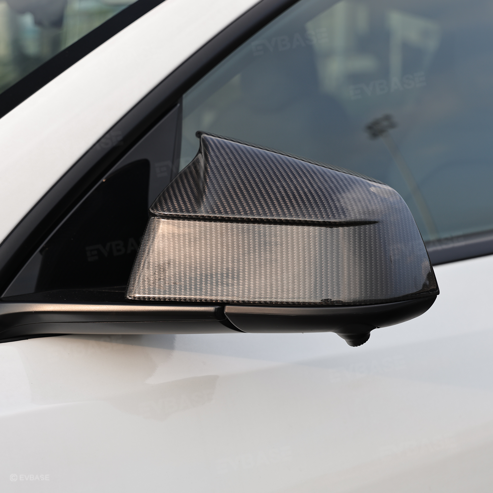 Model Y Juniper Side Mirror Cover Real Carbon Fiber Rearview Mirror Cap with Split-Line Racing-Inspired Design