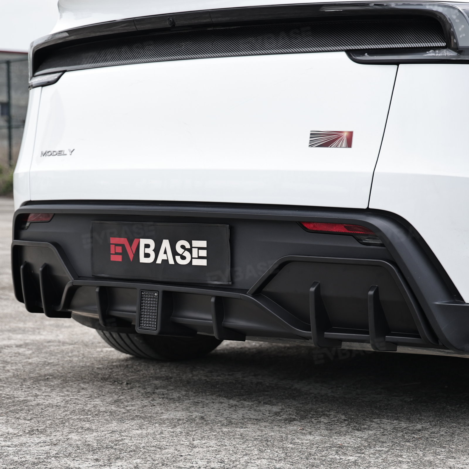 Model Y Juniper Rear Diffuser Sporty Style Lower Bumper Lip with LED Brake Light ABS Body Kit for Tesla