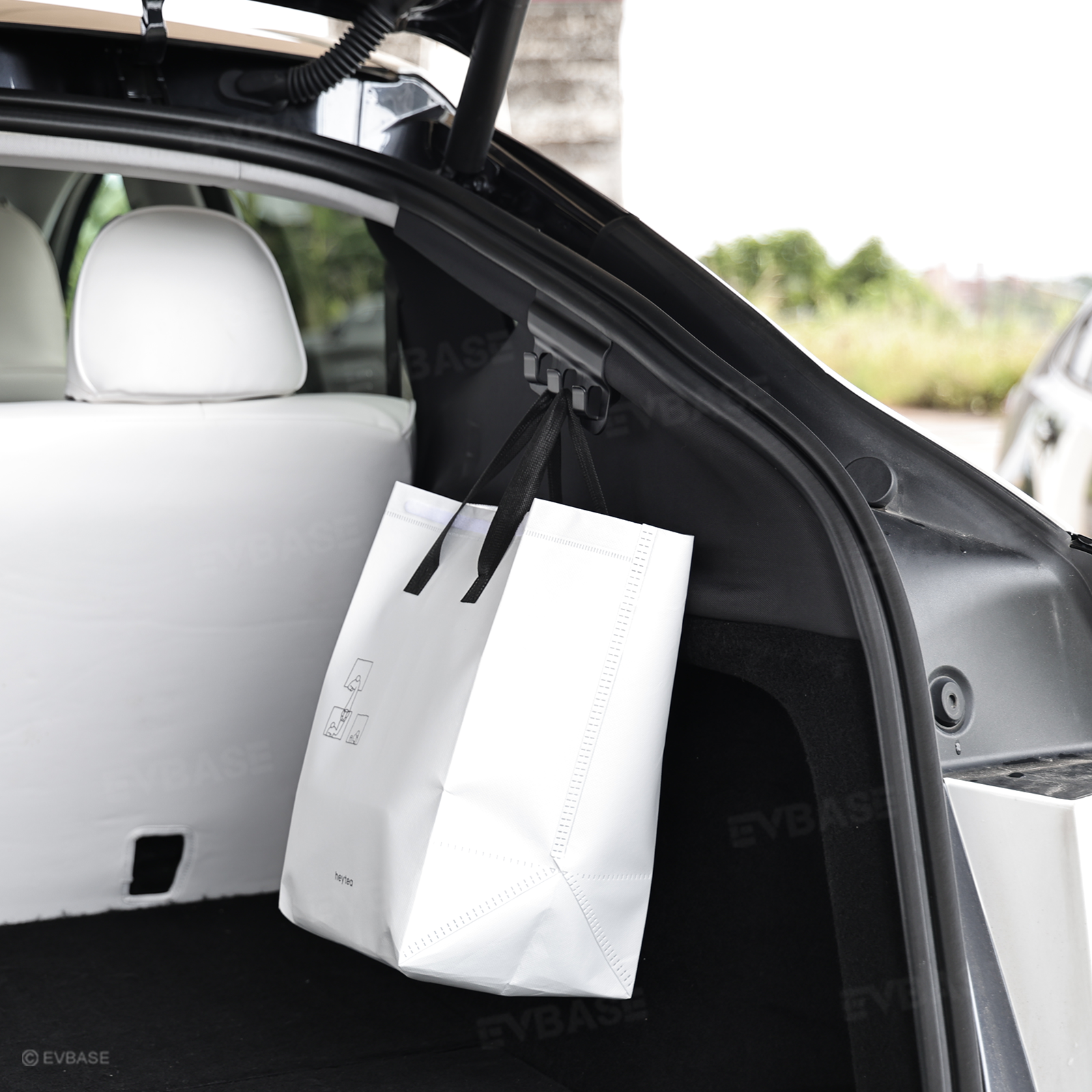 Model Y Juniper Rear Trunk Hook Organizer Grocery Bag Hook for Tesla